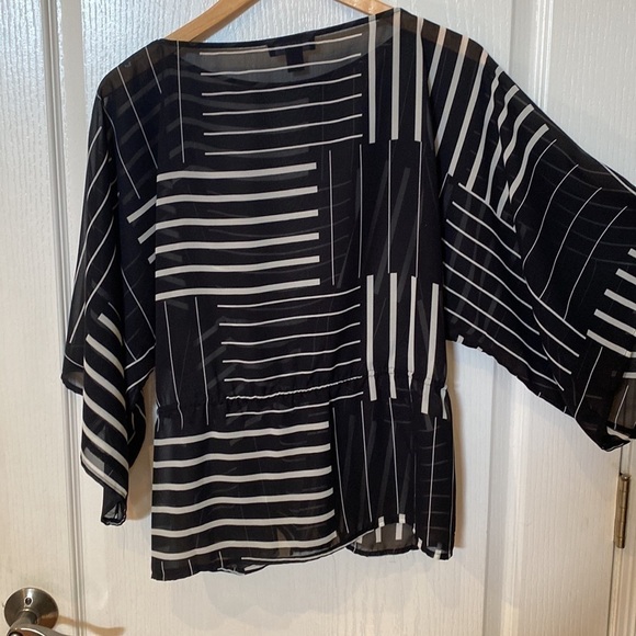 Chaps drawstring waist three-quarter sleeve black and white top - Picture 4 of 6